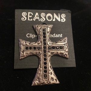 ❤️ 3 for $15 SEASON CLIP ON PENDANT WITH ONYX